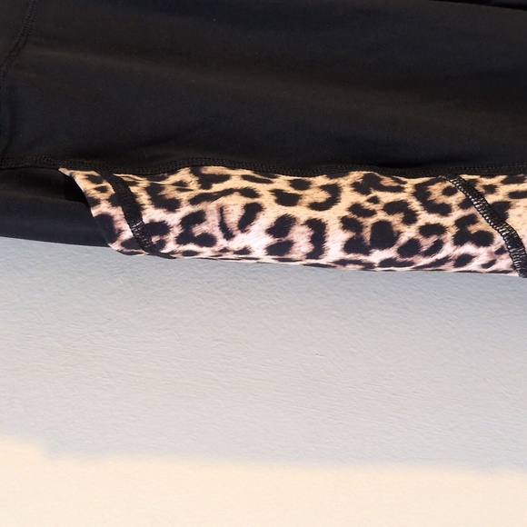 Zyia Women’s Leopard Pocket Brilliant Hi-Rise Capri 20" in Black 4 - Picture 9 of 15